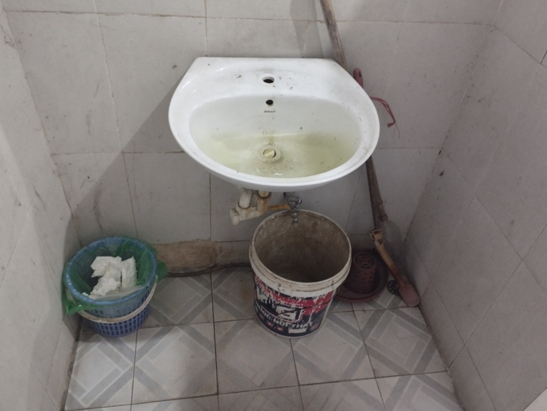 Hà Nội: Sớm giải quyết tình trạng xuống cấp của nhà vệ sinh công cộng