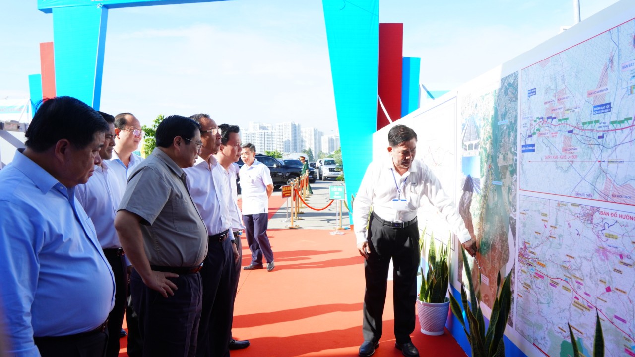 Thủ tướng Chính phủ Phạm Minh Chính chủ trì khởi công 3 dự án trọng điểm - Ảnh 2.