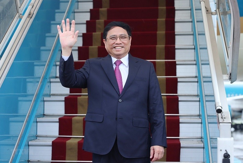 Thủ tướng Phạm Minh Chính rời Hà Nội thăm chính thức nước Cộng hòa Nhân dân Trung Hoa và dự Hội nghị Thường niên các nhà Tiên phong lần thứ 14 của Diễn đàn Kinh tế thế giới (WEF). (Ảnh: TTXVN)