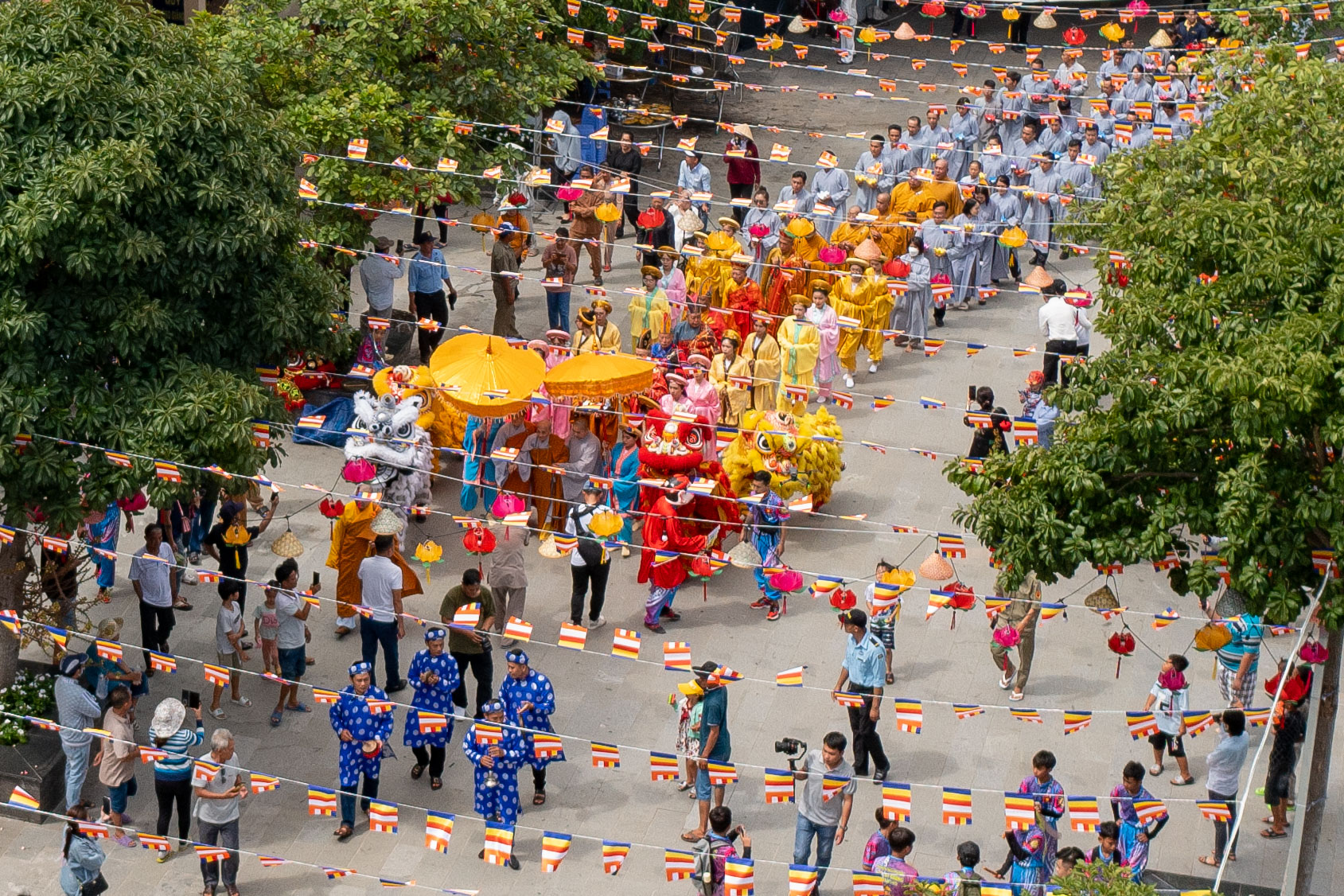Du khách hào hứng với nhiều nghi thức truyền thống độc đáo tại Lễ Vía Bà (Tây Ninh) - Ảnh 8.