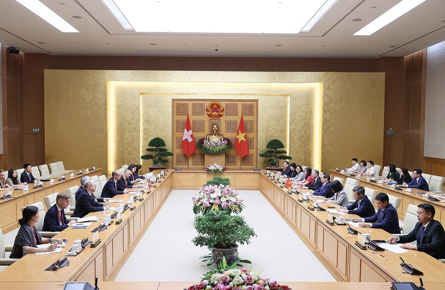 Hình ảnh Thủ tướng Phạm Minh Chính tiếp Chủ tịch Hạ viện Thụy Sĩ | Chính trị | Vietnam+ (VietnamPlus)