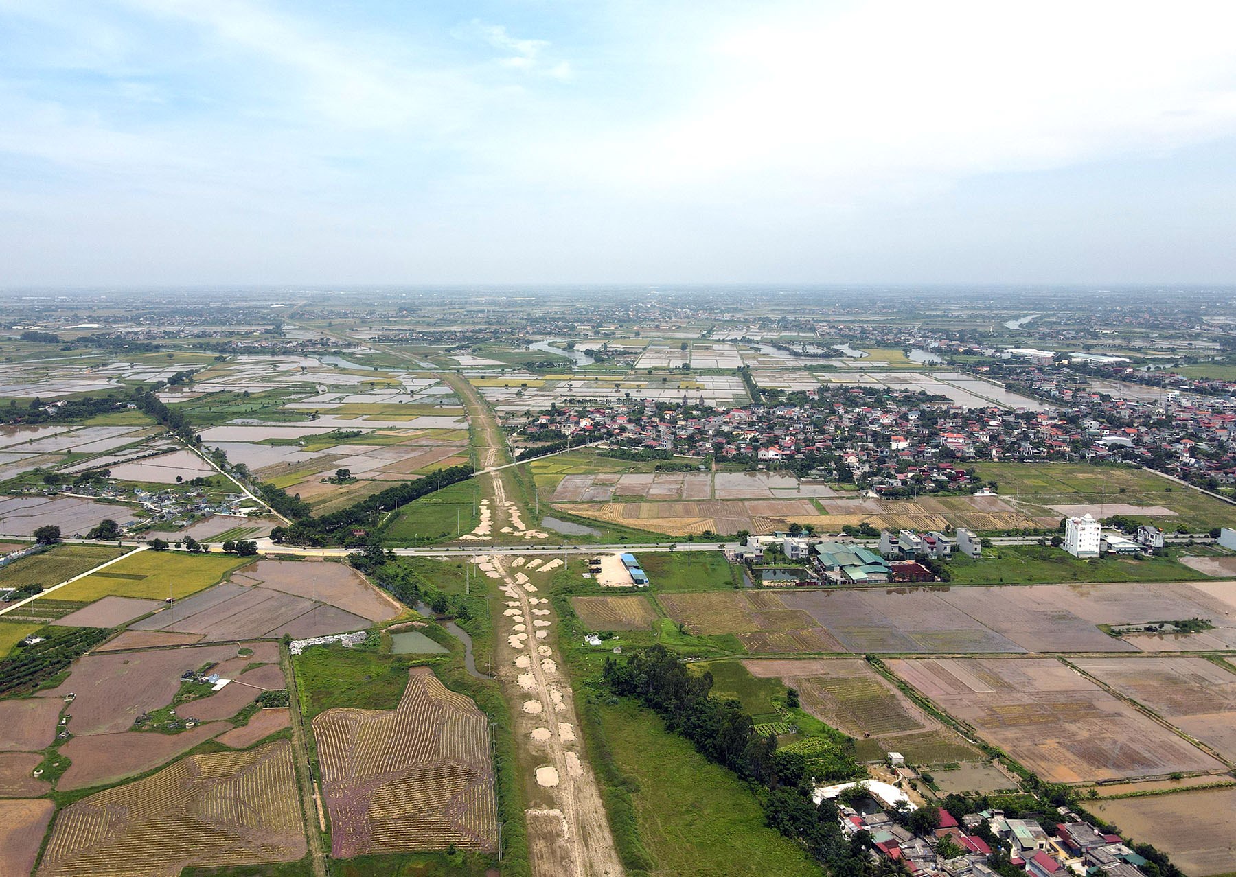Toàn cảnh tuyến đường TP Thái Bình - Cầu Nghìn đang xây dựng qua huyện Quỳnh Phụ