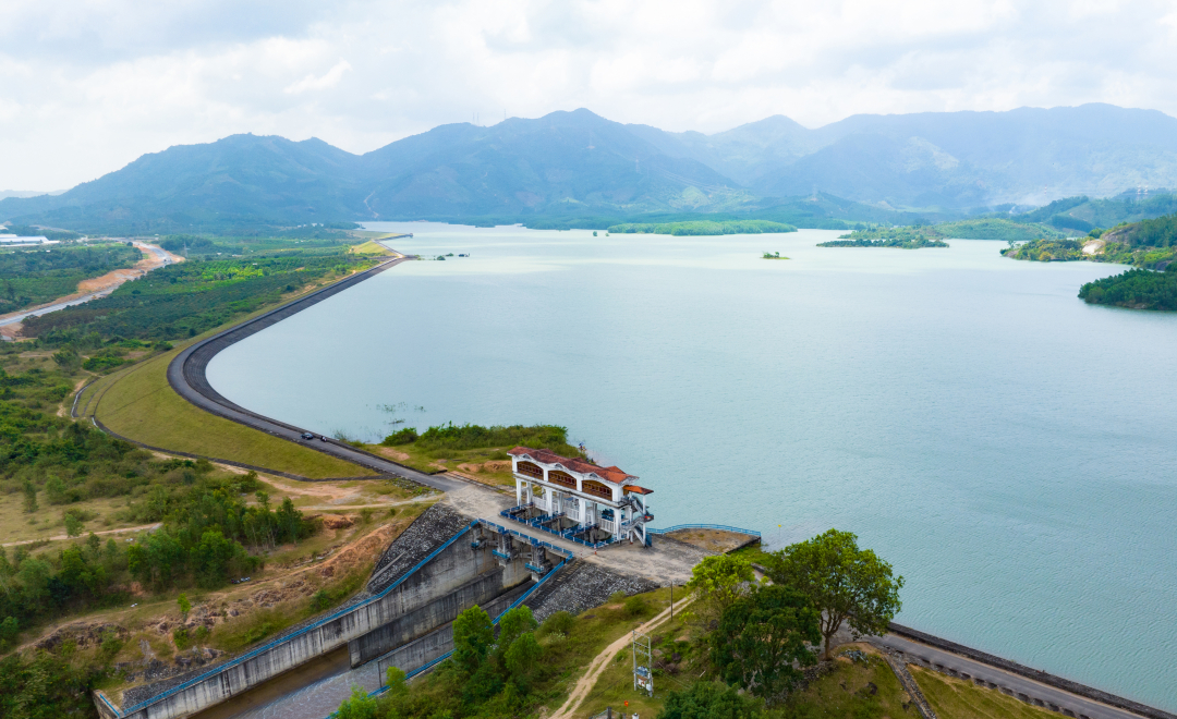 UBND tỉnh đã thống nhất cho phép gia hạn Đề án nạo vét, tận thu vật liệu bồi lắng tại hồ Suối Dầu (huyện Cam Lâm)