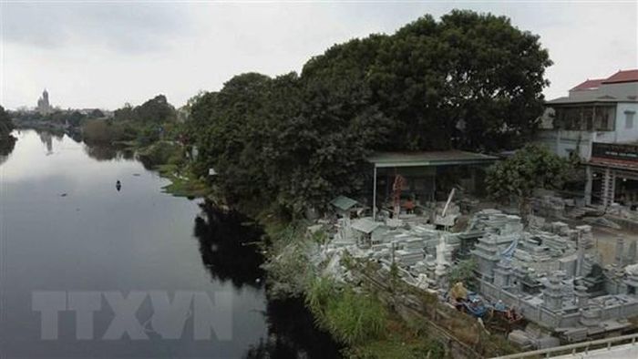 Đoạn kênh thủy lợi Kim Sơn thuộc Hệ thống thủy lợi Bắc Hưng Hải đi qua thị trấn Sặt, huyện Bình Giang, tỉnh Hải Dương. (Nguồn: TTXVN)