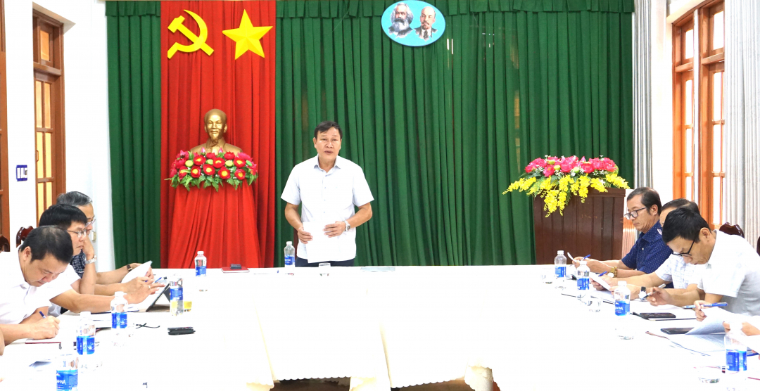 Phó Chủ tịch HĐND tỉnh Trần Phú Hùng phát biểu tại buổi giám sát.