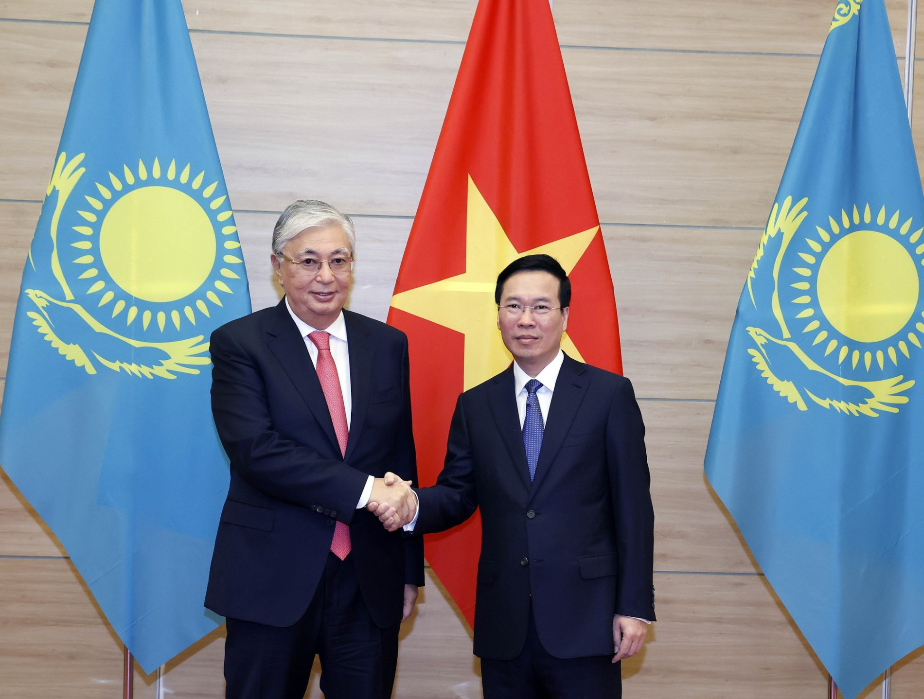 Chủ tịch nước Võ Văn Thưởng chủ trì chiêu đãi chào mừng Tổng thống Kazakhstan - Ảnh 2.