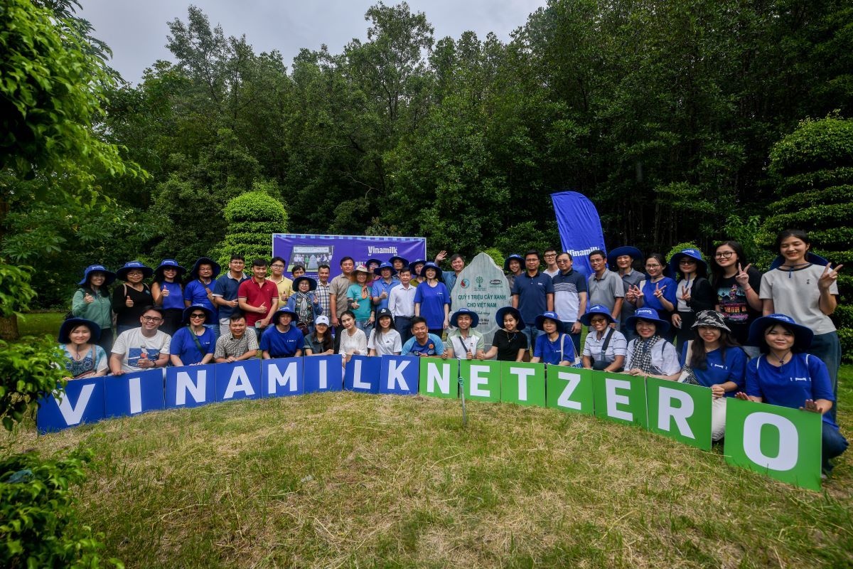 Tại Cà Mau, năm 2018, Vinamilk đã trồng 100.000 cây xanh trong chương trình Quỹ 1 triệu cây xanh cho Việt Nam