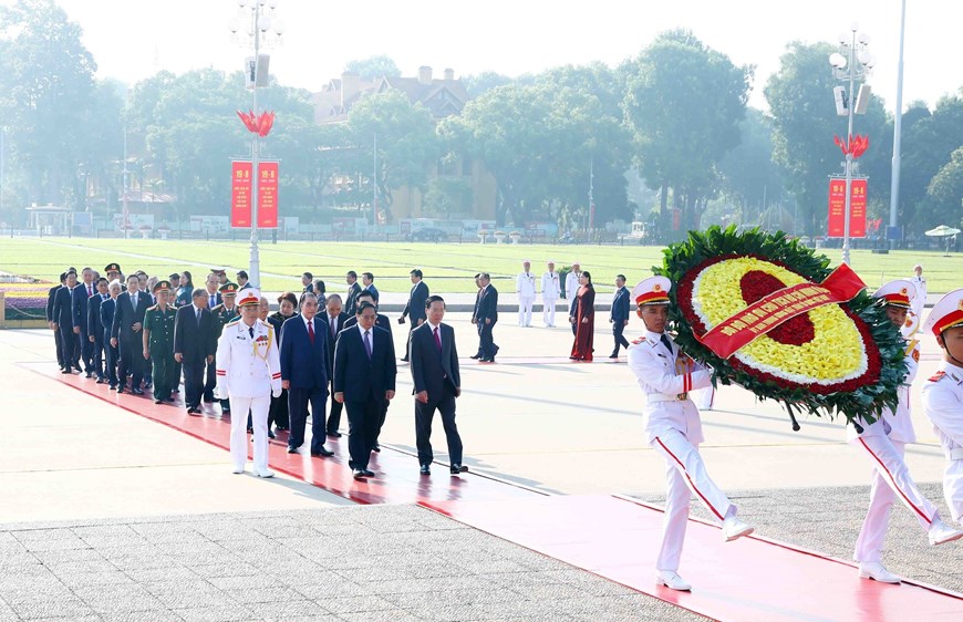 Lãnh đạo Đảng, Nhà nước viếng Chủ tịch Hồ Chí Minh nhân dịp Quốc khánh | Chính trị | Vietnam+ (VietnamPlus)