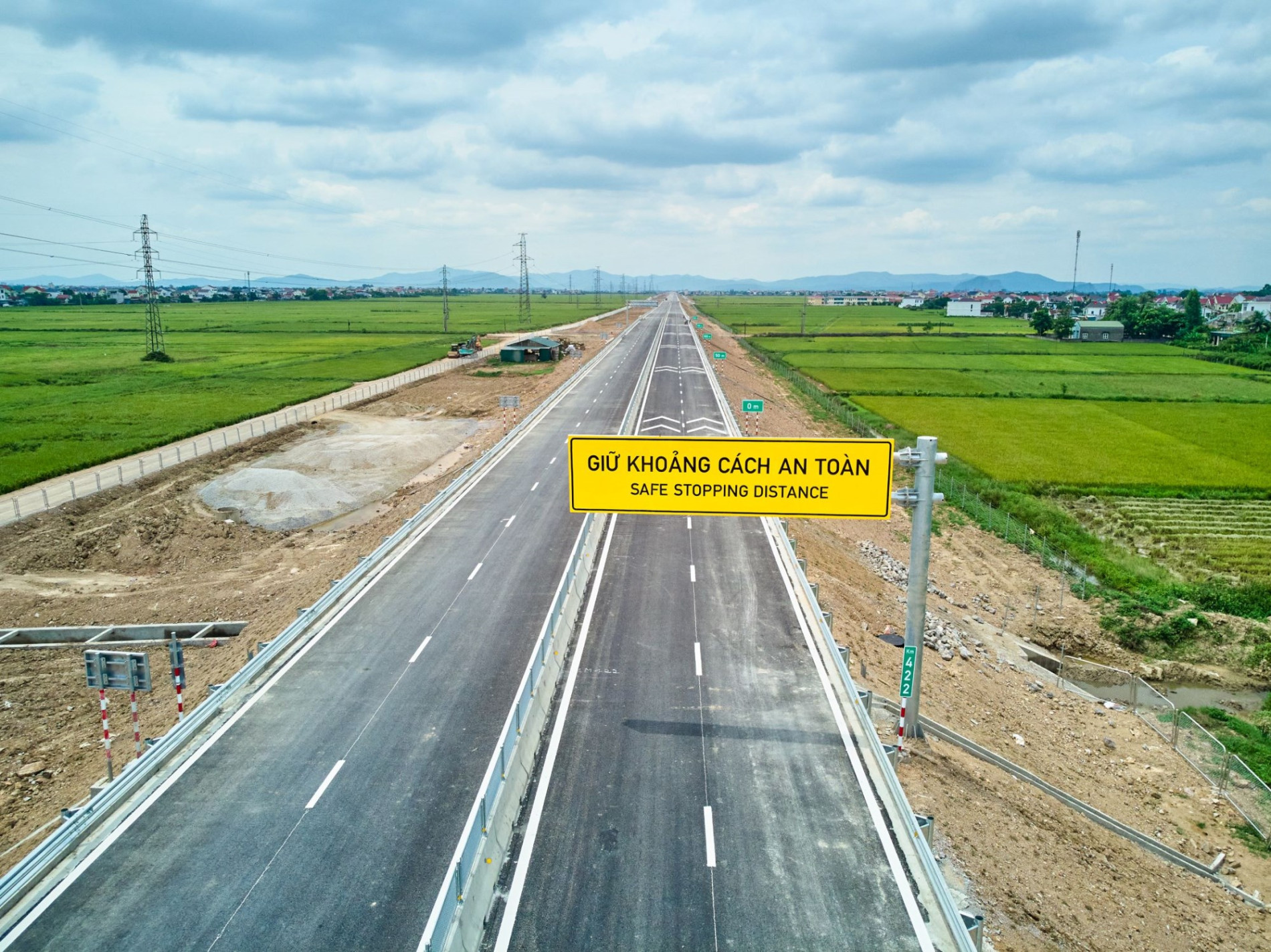 Hình ảnh cao tốc Nghi Sơn - Diễn Châu trước giờ thông xe
