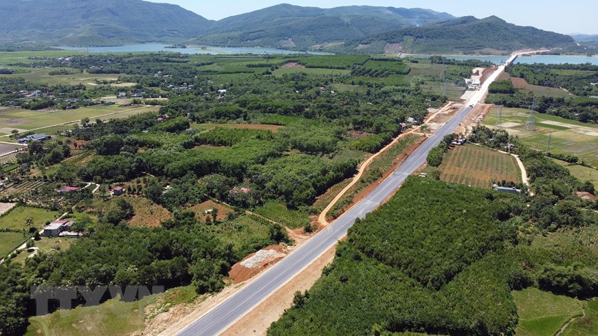 Toàn cảnh 2 tuyến cao tốc qua Thanh Hóa và Nghệ An dịp nghỉ lễ 2/9 | Giao thông | Vietnam+ (VietnamPlus)