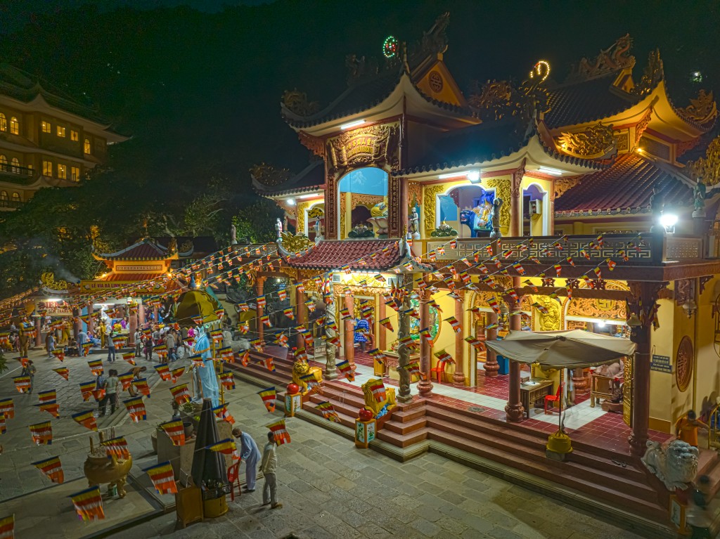 Linh Sơn Tiên Thạch là ngôi chùa cổ nhất với tuổi đời 300 năm trong hệ thống chùa núi Bà. Ảnh: Ngô Trần Hải An