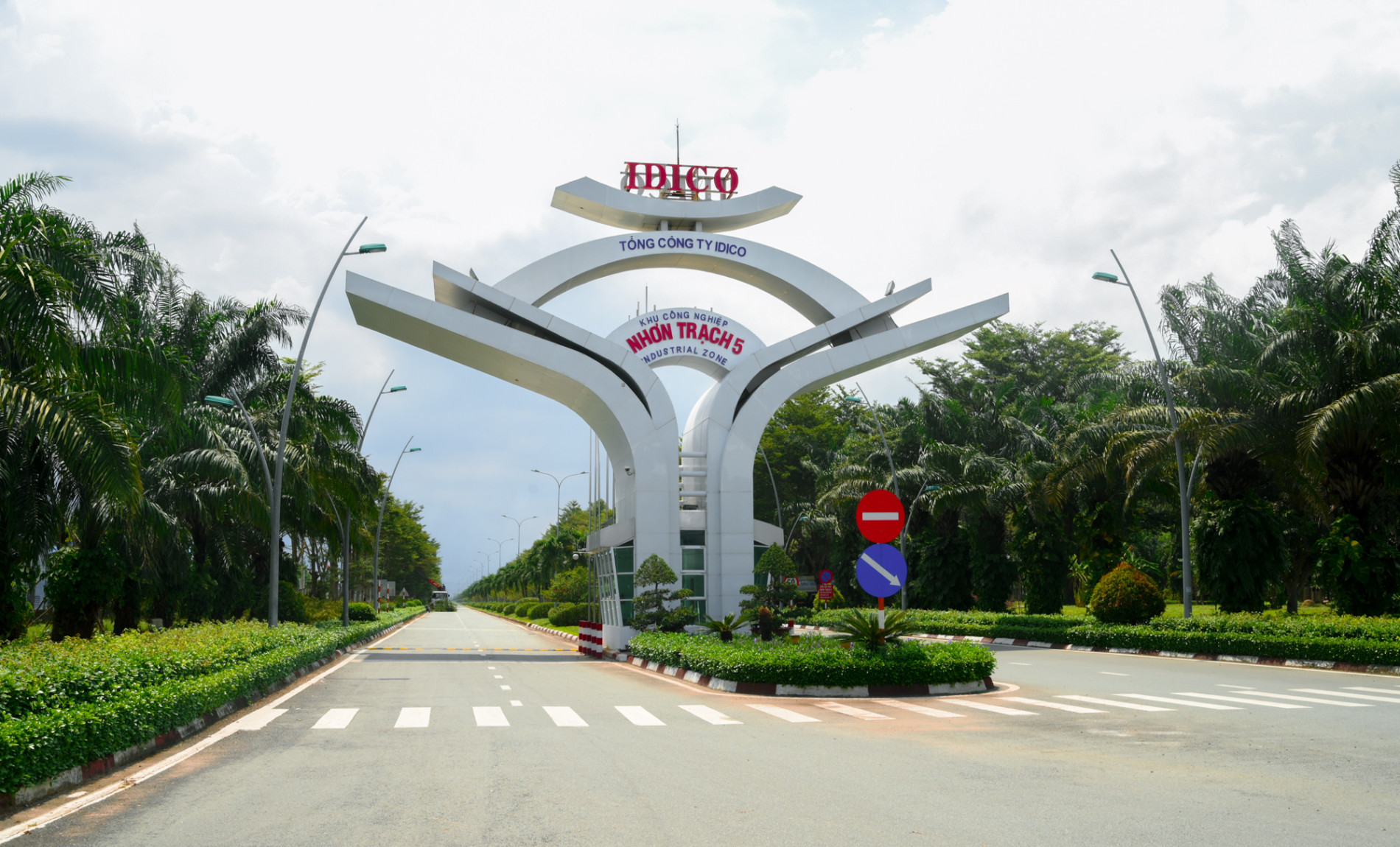 Huyện có nhiều khu công nghiệp nhất Việt Nam - Ảnh 8.