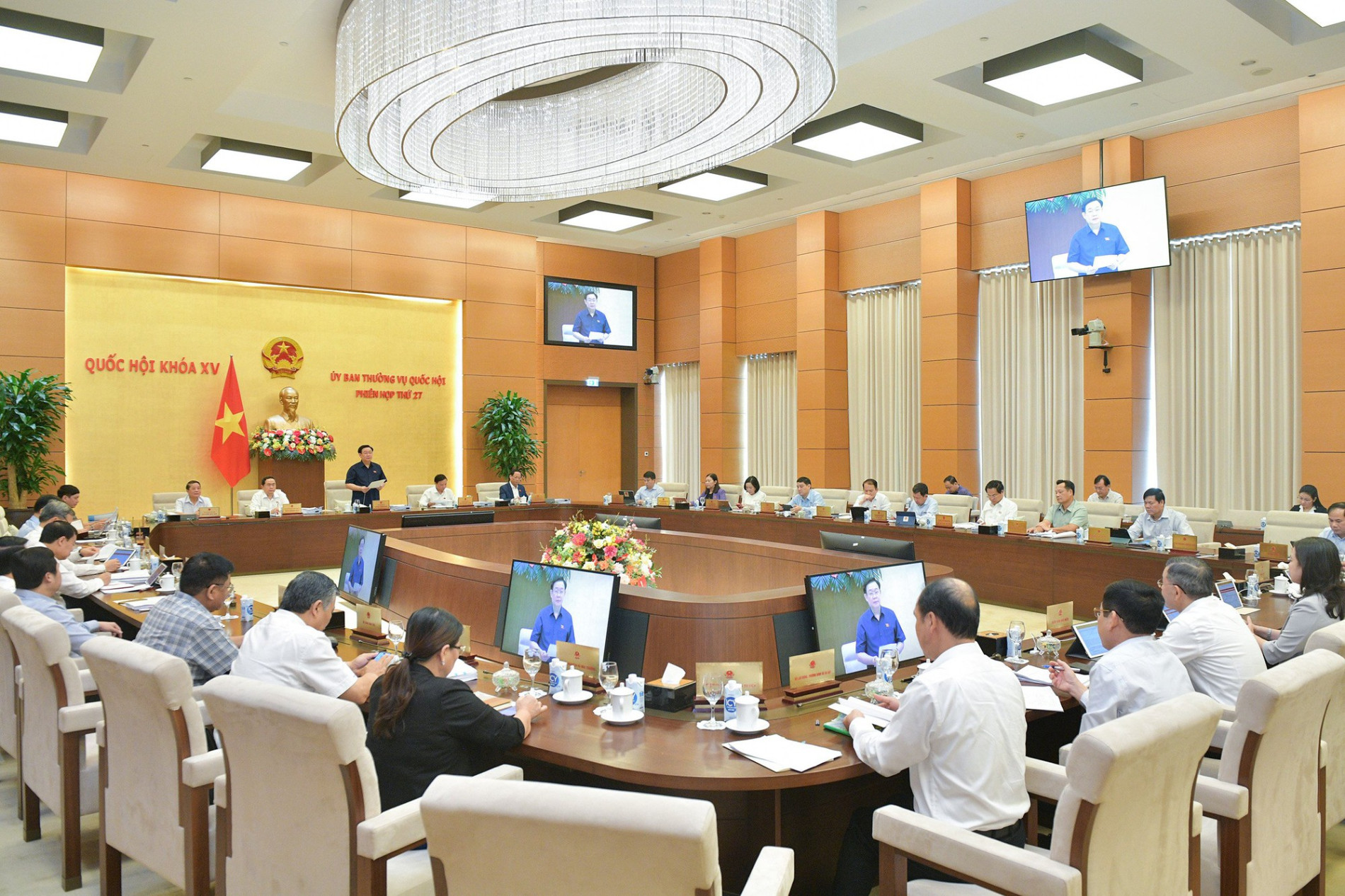 Khai mạc Phiên họp thứ 27 của Ủy ban Thường vụ Quốc hội - Ảnh 1.