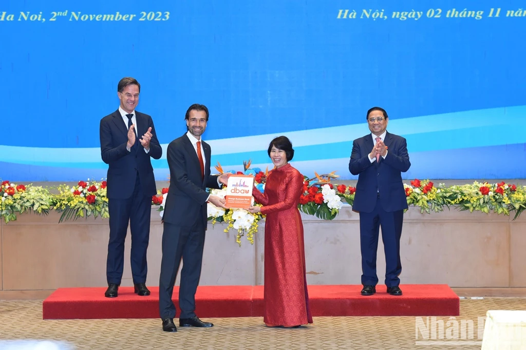 [Ảnh] Thủ tướng Phạm Minh Chính và Thủ tướng Hà Lan Mark Rutte chứng kiến Lễ trao văn kiện hợp tác ảnh 2