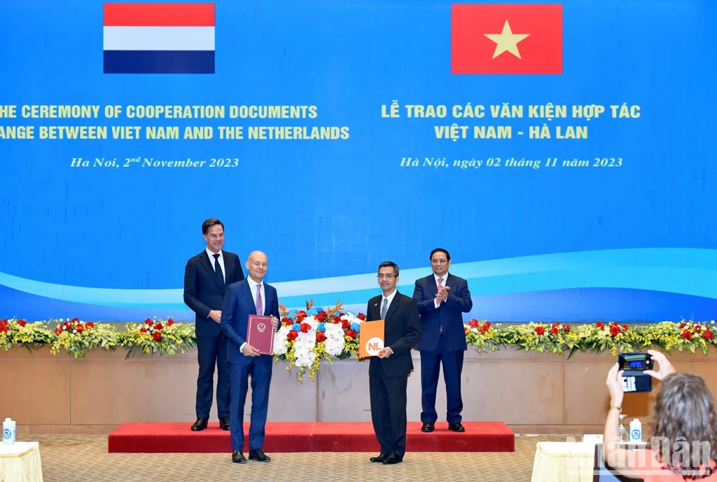 [Ảnh] Thủ tướng Phạm Minh Chính và Thủ tướng Hà Lan Mark Rutte chứng kiến Lễ trao văn kiện hợp tác ảnh 3