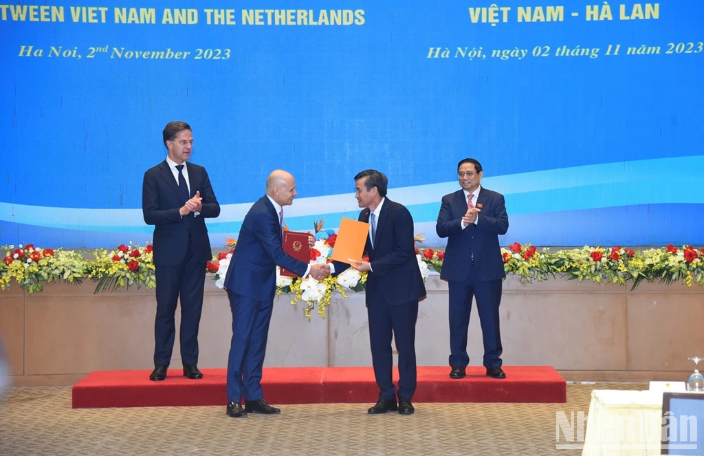 [Ảnh] Thủ tướng Phạm Minh Chính và Thủ tướng Hà Lan Mark Rutte chứng kiến Lễ trao văn kiện hợp tác ảnh 6