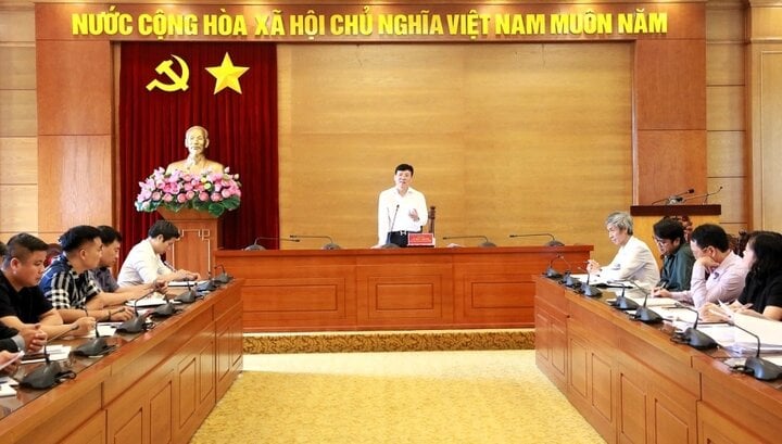 Chủ tịch UBND tỉnh Lê Duy Thành phát biểu kết luận hội nghị.