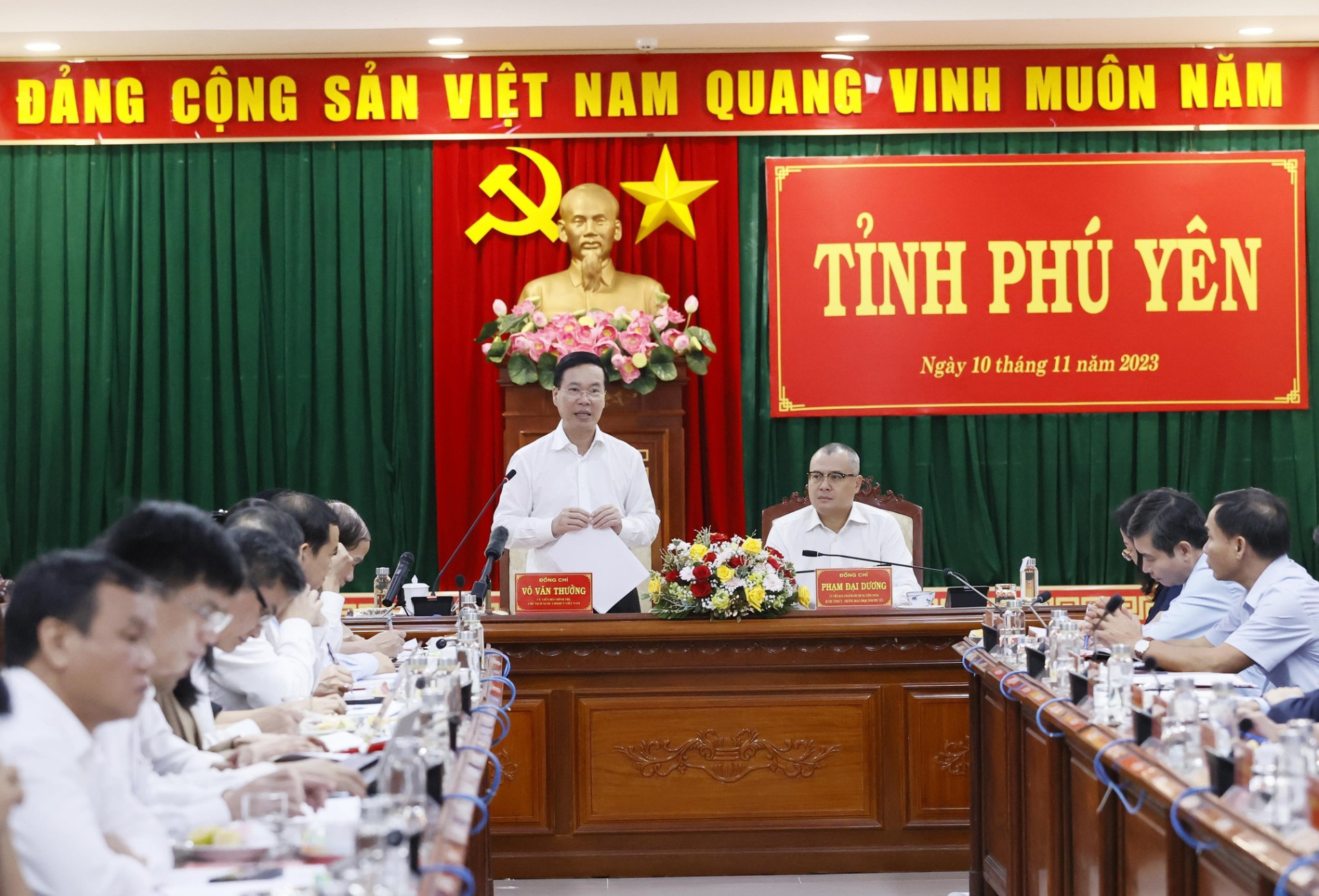 Chủ tịch nước Võ Văn Thưởng làm việc với lãnh đạo tỉnh Phú Yên - Ảnh 1.