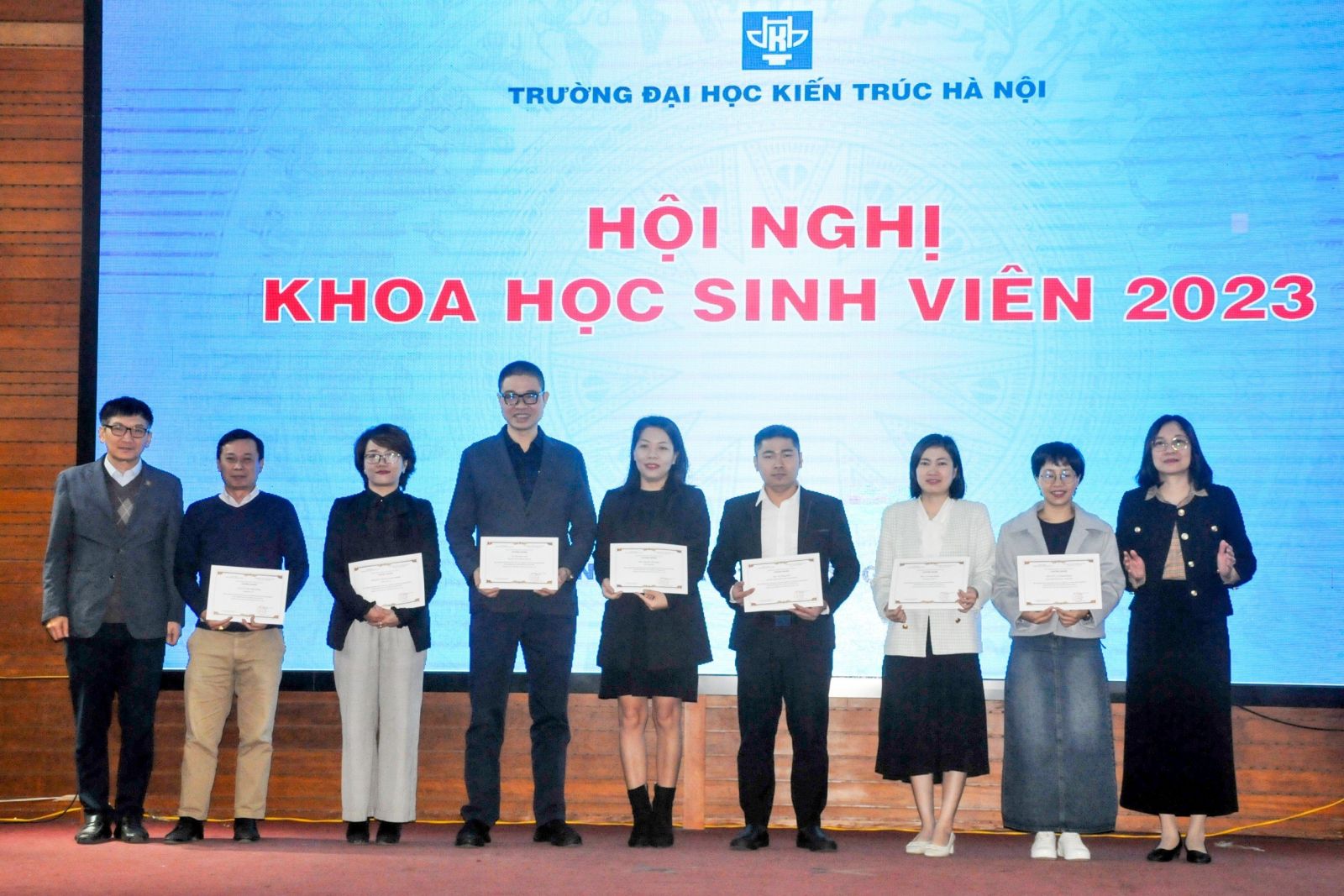 Khích lệ tinh thần nghiên cứu khoa học trong sinh viên Trường Đại học Kiến trúc Hà Nội