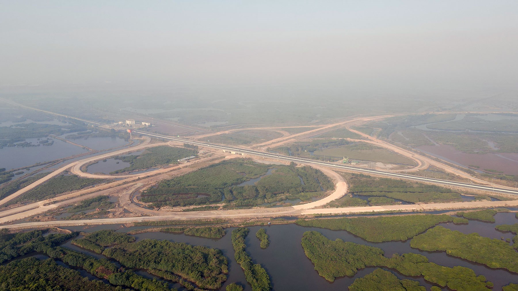 Hình ảnh nút giao Đầm Nhà Mạc lớn nhất tỉnh Quảng Ninh đang xây dựng