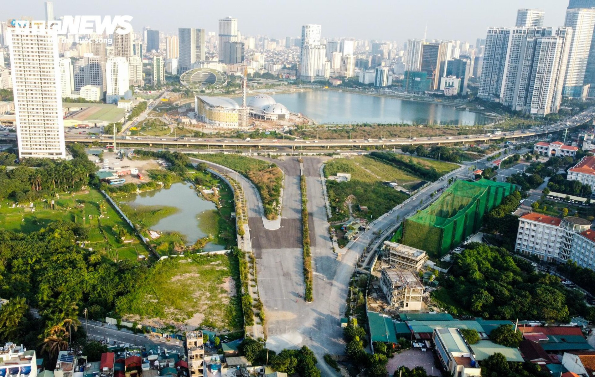 Hà Nội: Rác thải bủa vây tuyến đường 300 tỷ đồng bị chậm tiến độ - 3