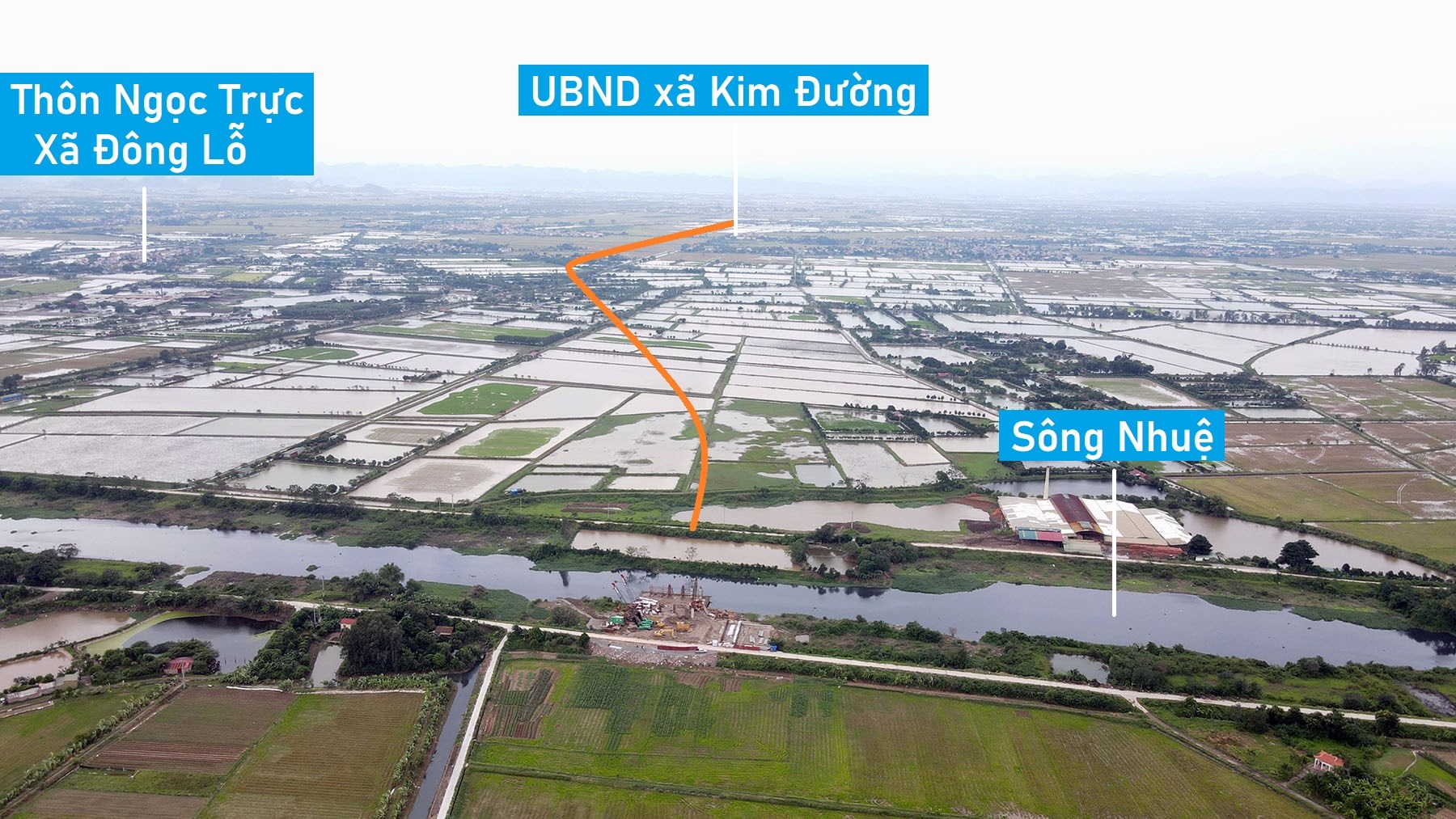 Toàn cảnh đường trục phía nam rộng 40 m đang xây dựng qua huyện Ứng Hòa, Hà Nội