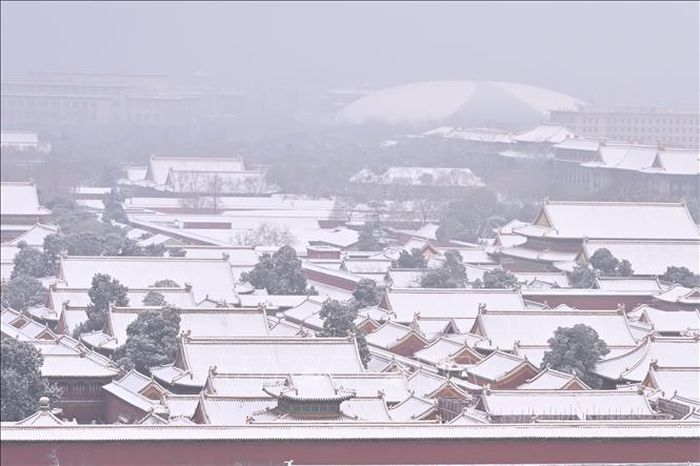 Tuyết phủ trắng xóa tại Bắc Kinh, Trung Quốc ngày 11/12/2023. Ảnh: THX/TTXVN