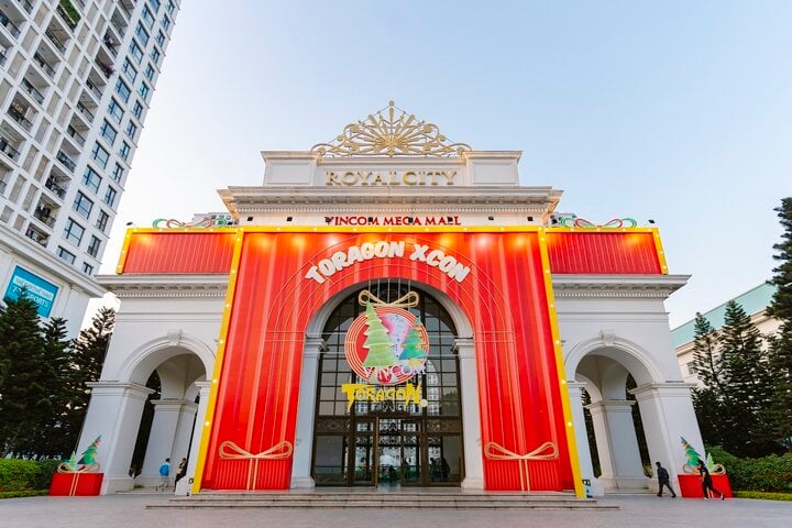 Hội chợ Art toy Giáng sinh đầu tiên tại Việt Nam sẵn sàng chào đón khách hàng.