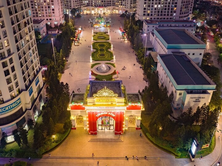 Không gian lễ hội độc đáo tại Hội chợ Art toy Giáng sinh lần đầu tiên tại Việt Nam.
