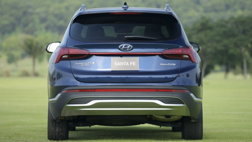 Bảng giá Hyundai Santa Fe niêm yết và lăn bánh mới nhất dịp cuối năm 2023