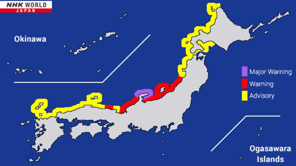 Cảnh báo sóng thần dọc bờ biển Nhật Bản sau trận động đất 7,6 độ ngày 1-1 - Ảnh: NHK
