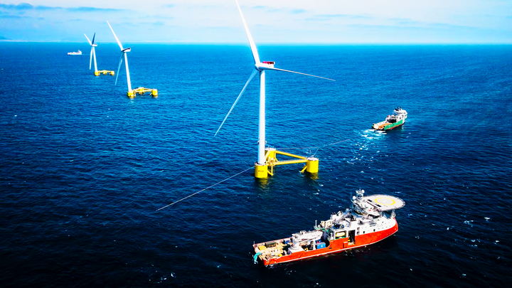 WindFloat Atlantic – trang trại năng lượng gió nửa nổi nửa chìm đầu tiên trên thế giới – hiện hoạt động được ba năm, tiếp tục phá kỷ lục sản lượng điện của chính mình. (Ảnh: Principlepower)