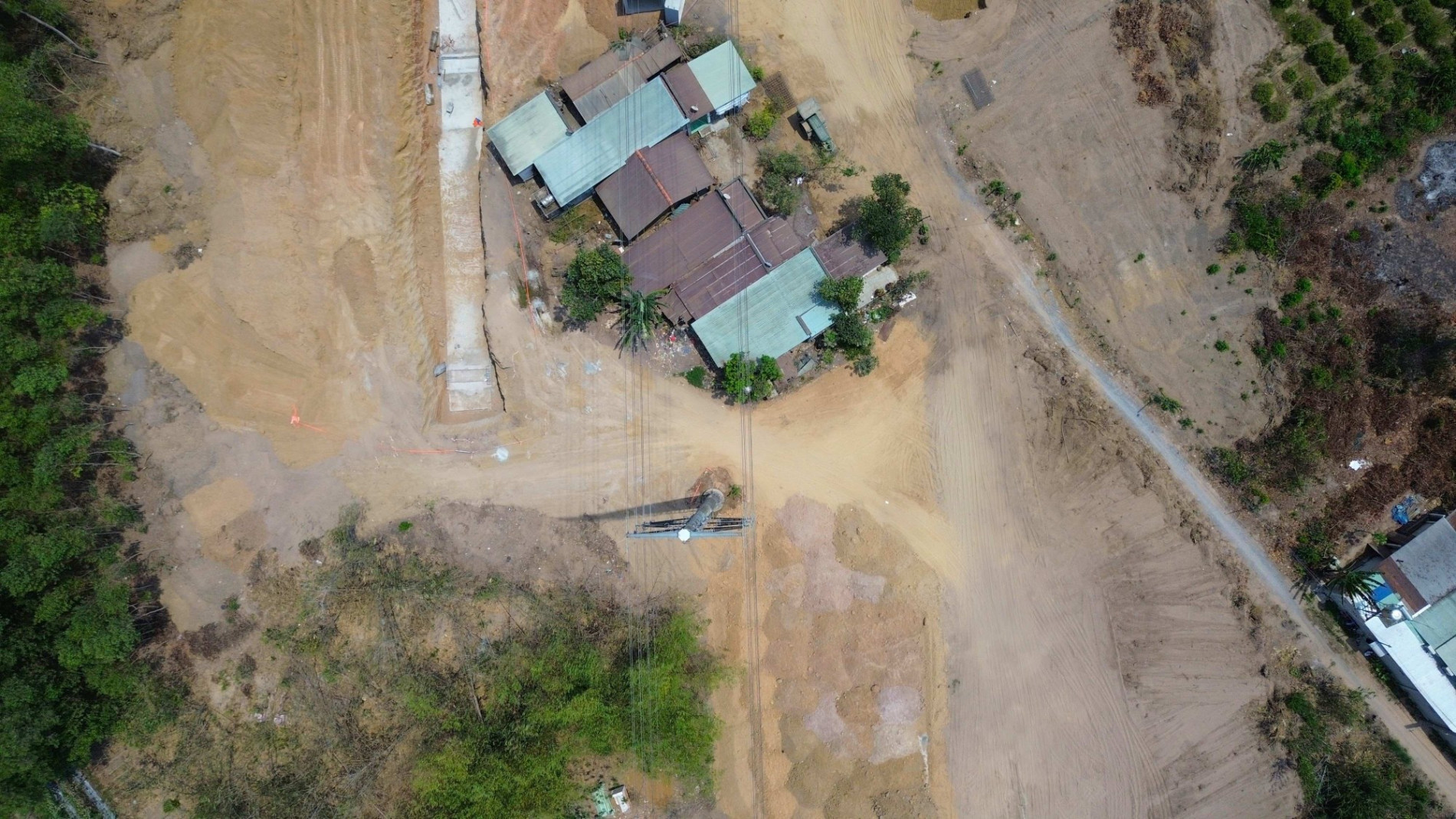 Hình ảnh đường 1.260 tỷ đồng đang xây dựng qua KCN Nhơn Trạch