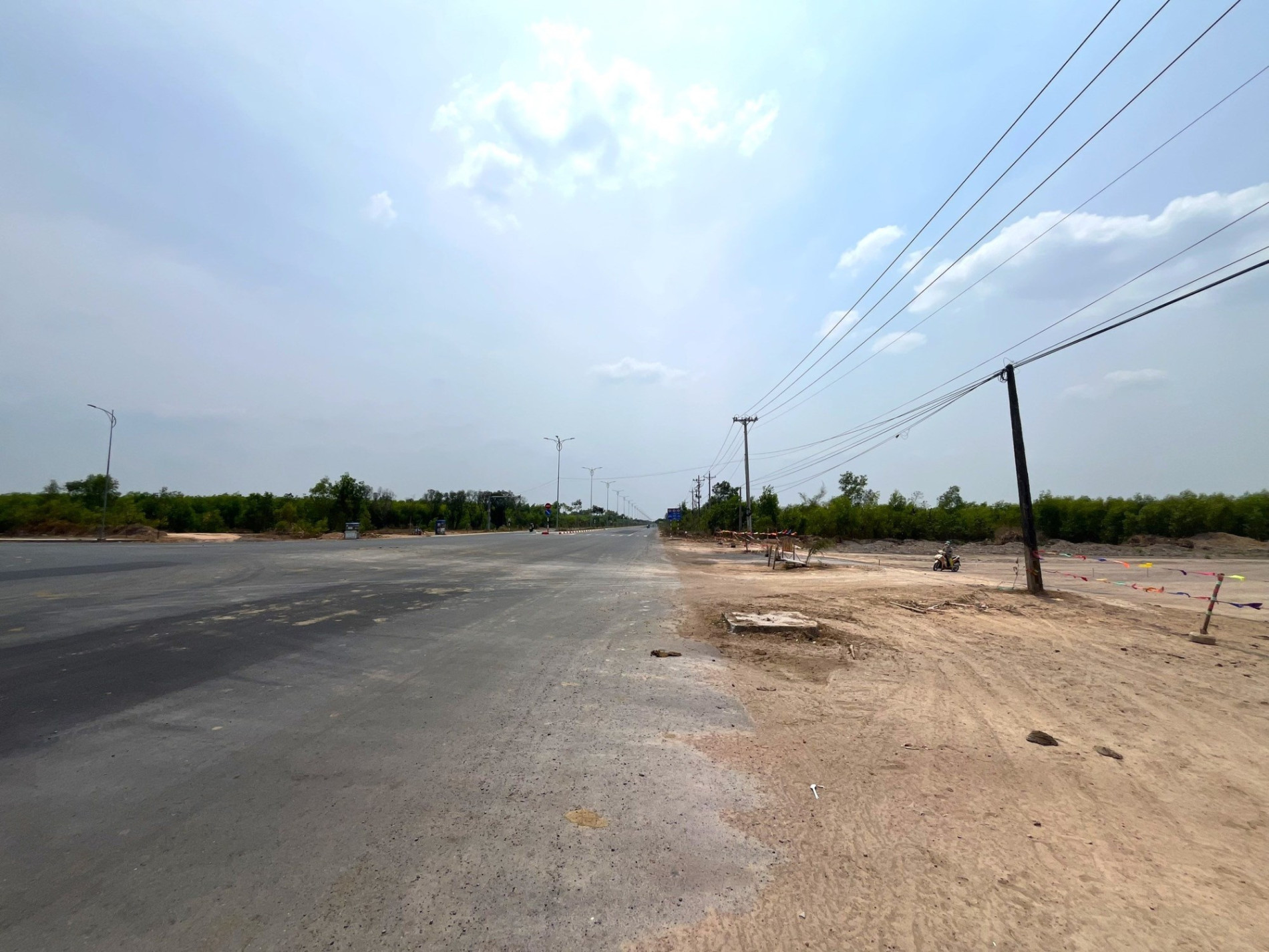 Hình ảnh đường 1.260 tỷ đồng đang xây dựng qua KCN Nhơn Trạch