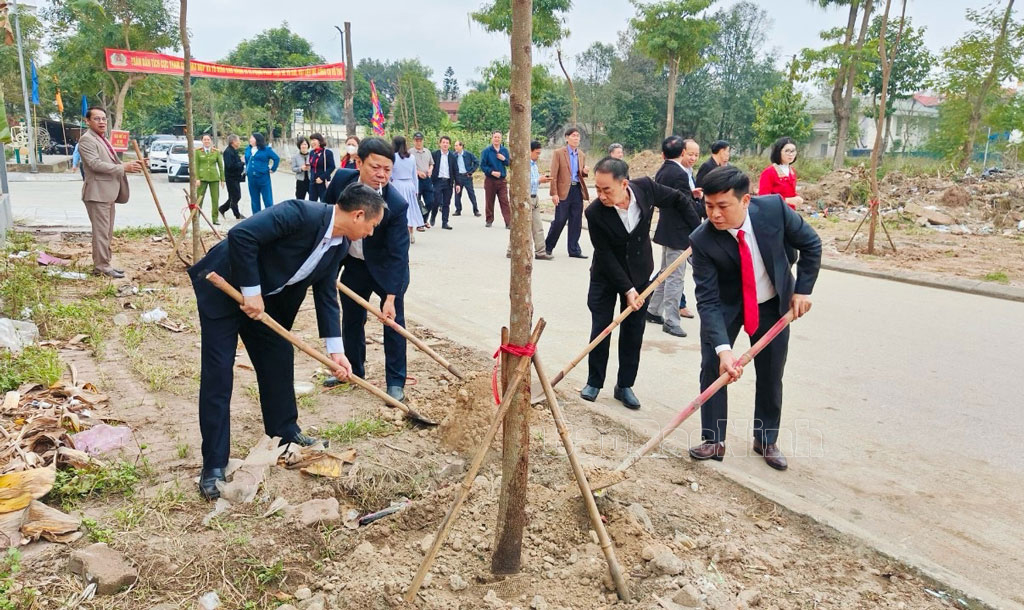 Thành phố Bắc Ninh trồng hơn 12.500 cây xanh