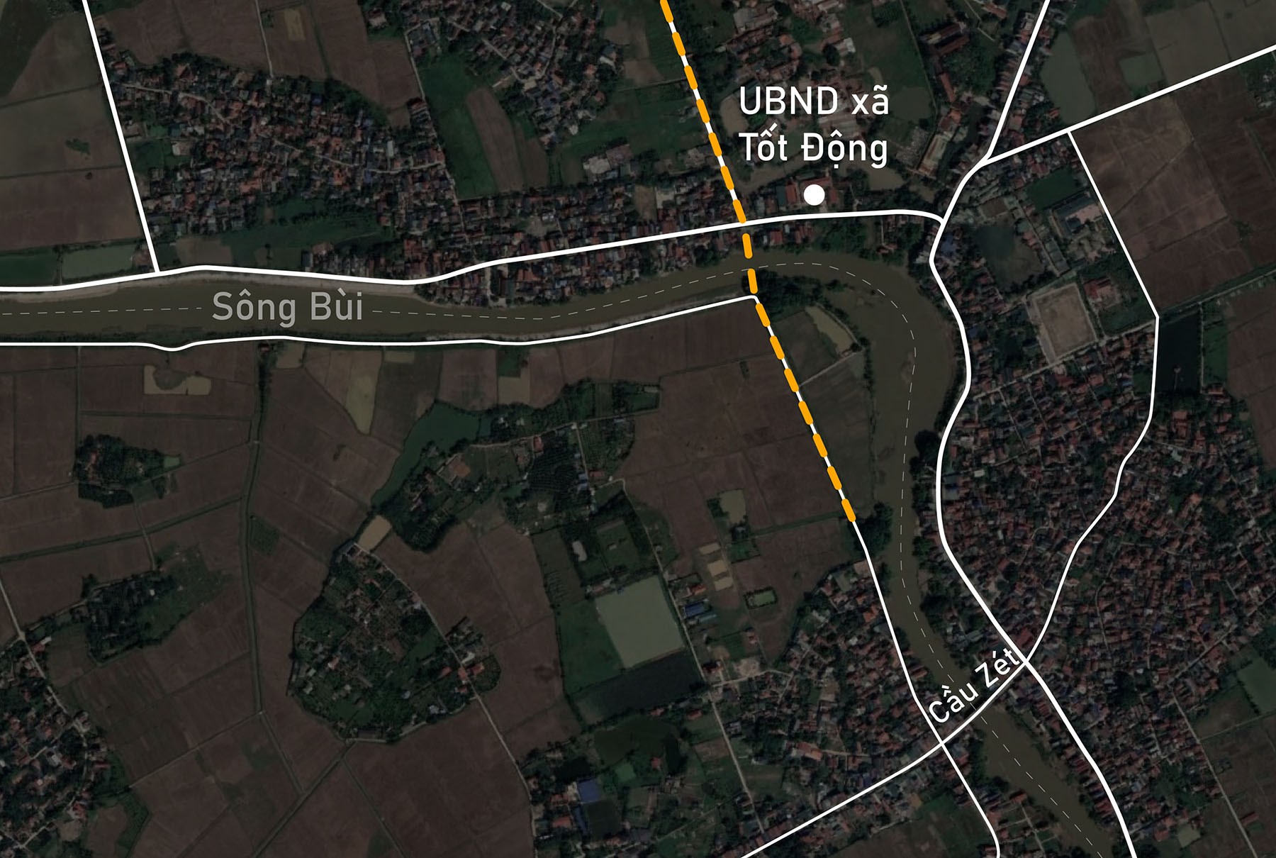 Toàn cảnh vị trí quy hoạch cầu vượt sông Bùi ở xã Tốt Động, Chương Mỹ, Hà Nội