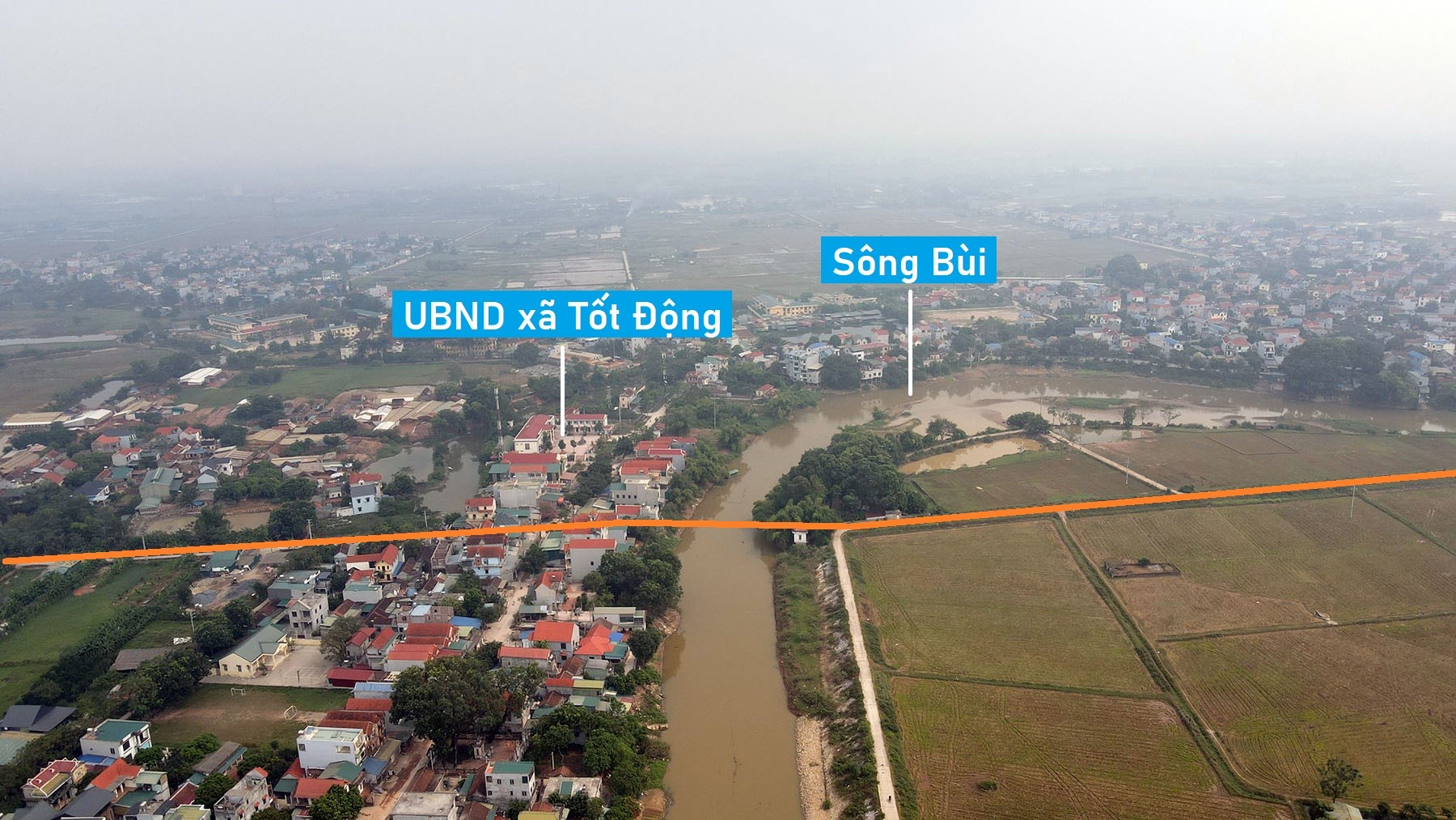 Toàn cảnh vị trí quy hoạch cầu vượt sông Bùi ở xã Tốt Động, Chương Mỹ, Hà Nội