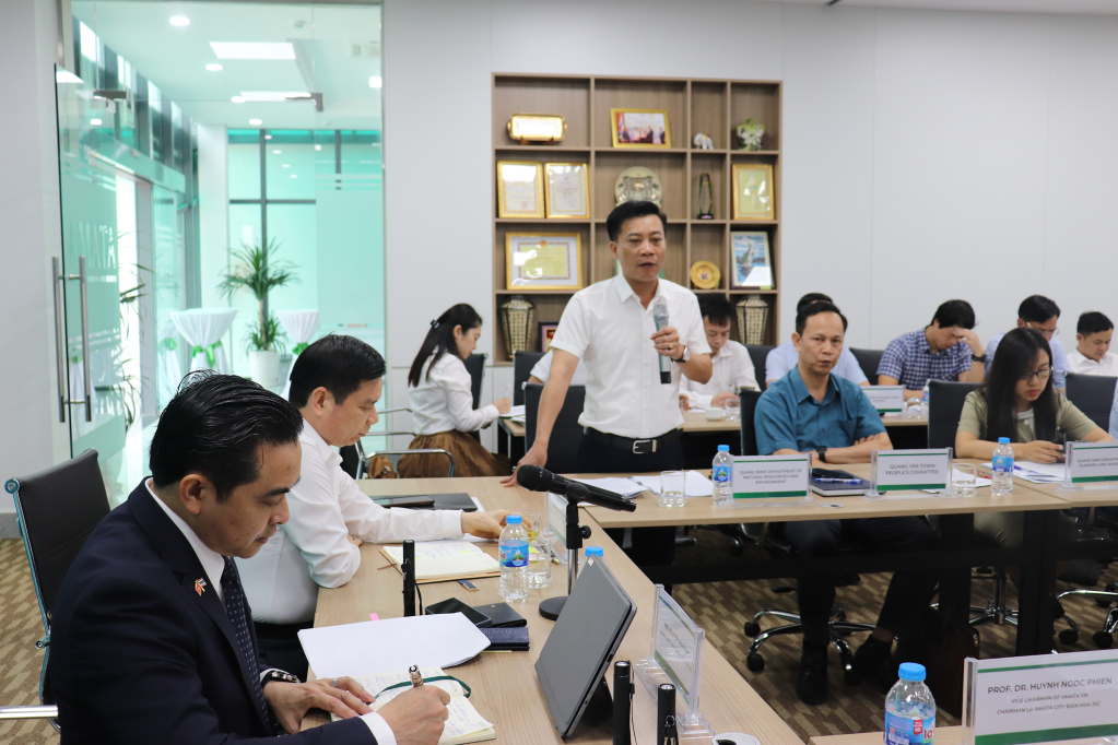 Hội nghị gặp mặt các nhà đầu tư trong KCN Sông Khoai (TX Quảng Yên)
