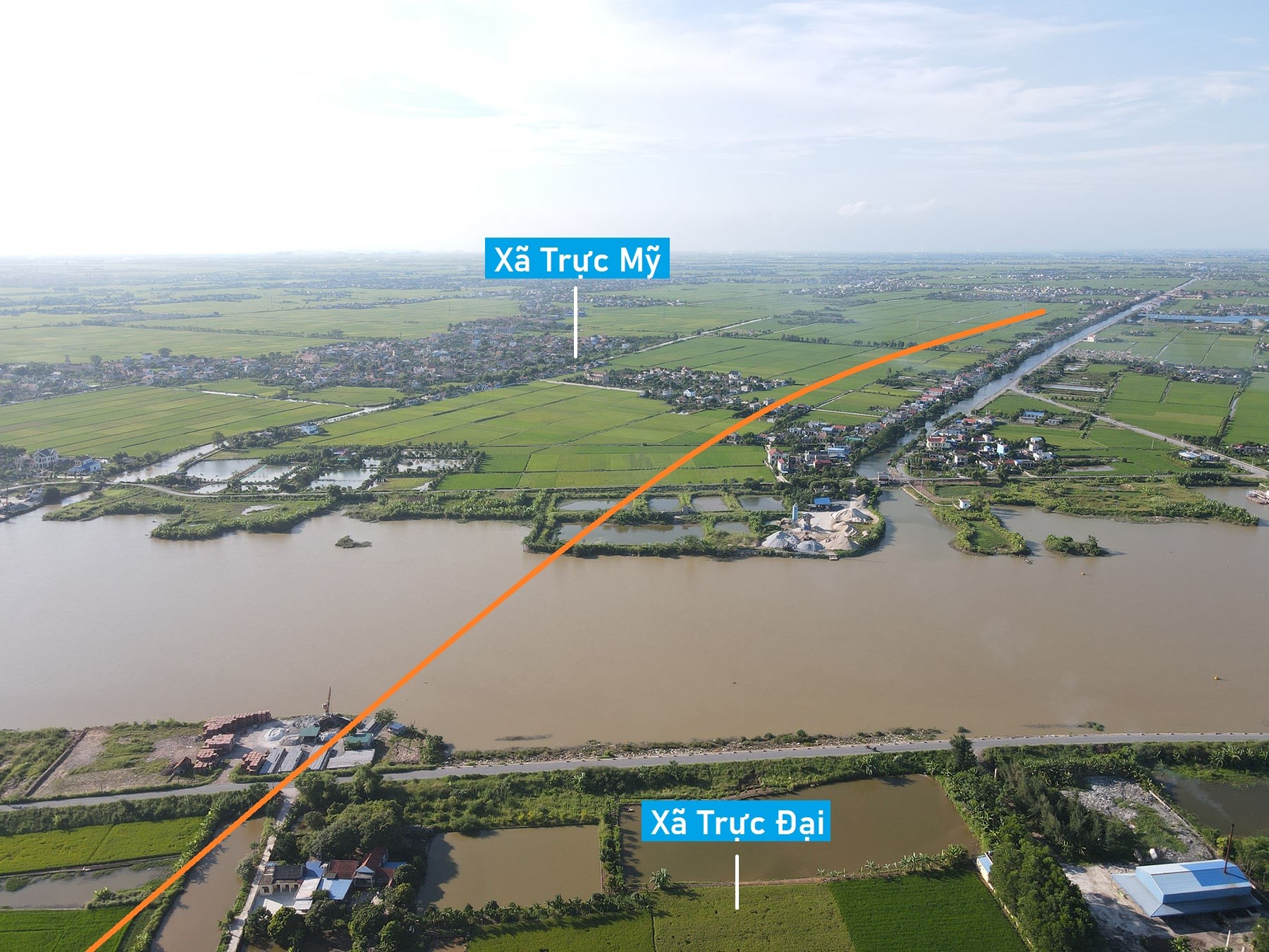 Toàn cảnh vị trí dự kiến quy hoạch cầu đường sắt vượt sông Ninh Cơ ở Trực Ninh, Nam Định