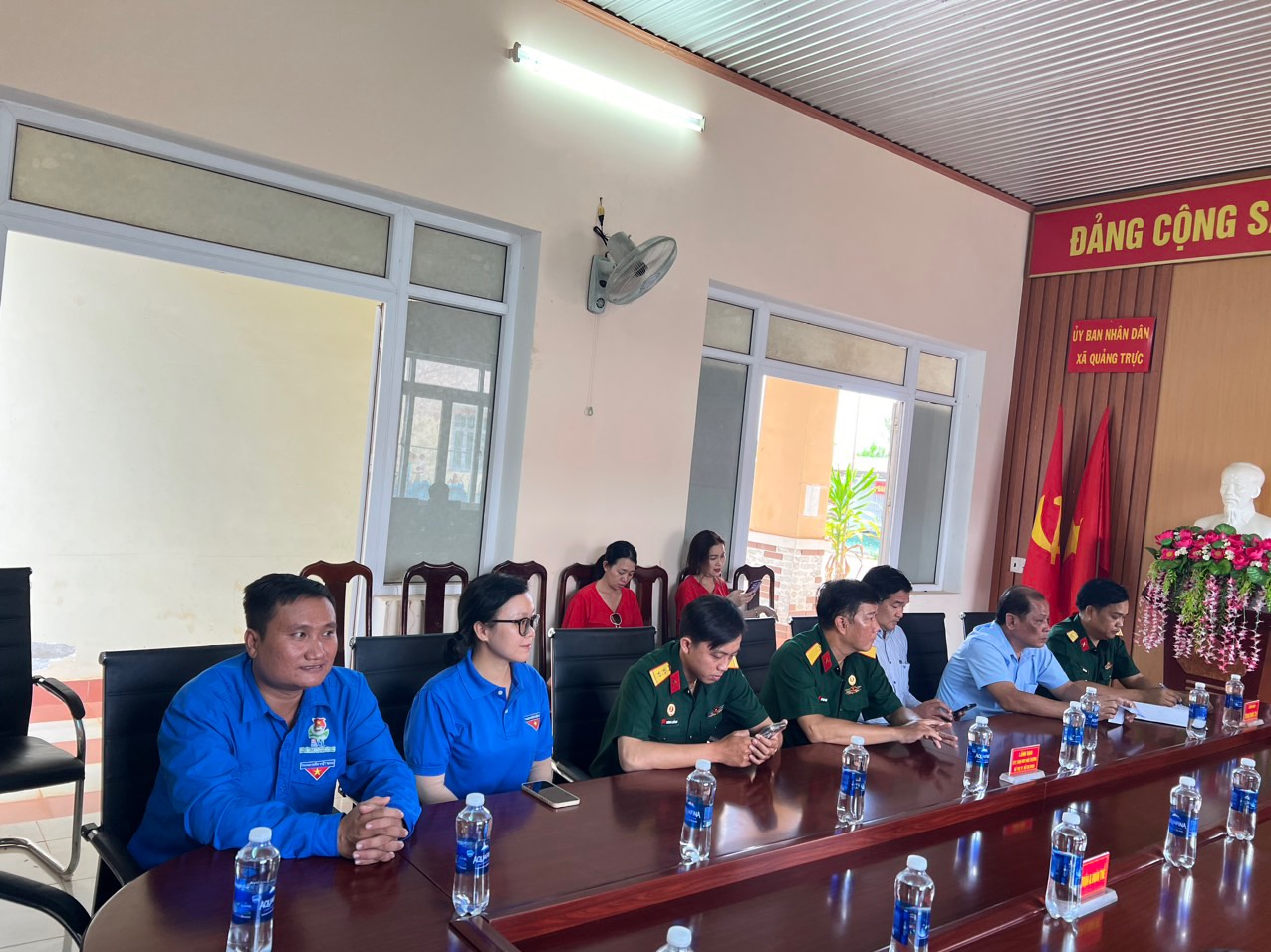 Trao tặng 1.000 lá cờ Tổ quốc cho người dân vùng biên Đắk Nông