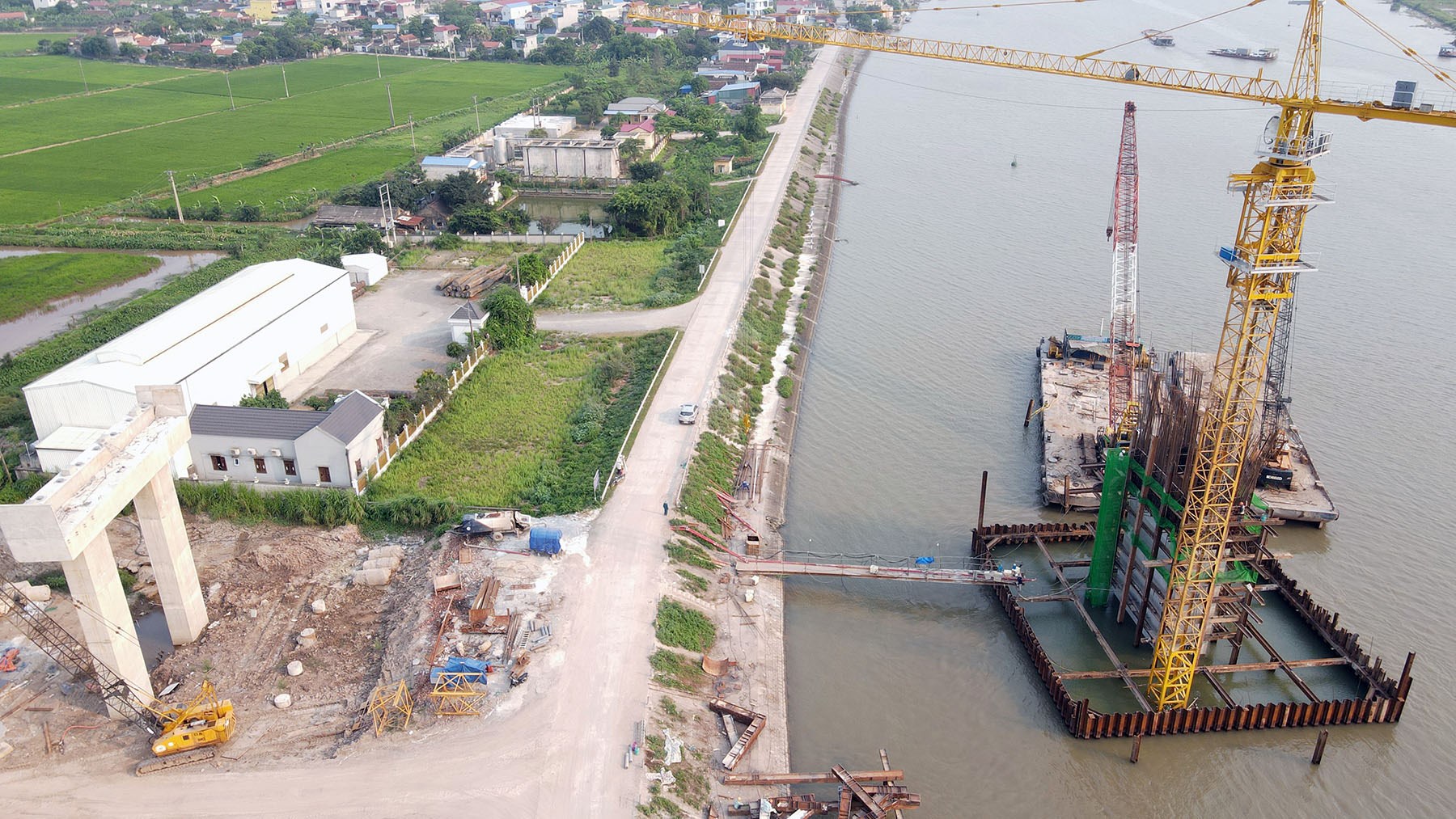Hình ảnh cầu Tam Tòa nối Nam Định - Ninh Bình sau 7 tháng thi công