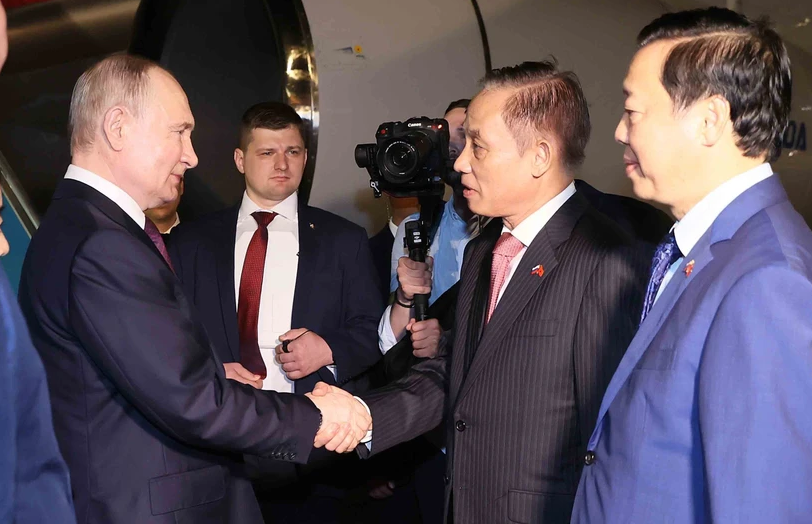 Tổng thống Nga Vladimir Putin đến Hà Nội, bắt đầu thăm cấp Nhà nước tới Việt Nam - Ảnh 2.