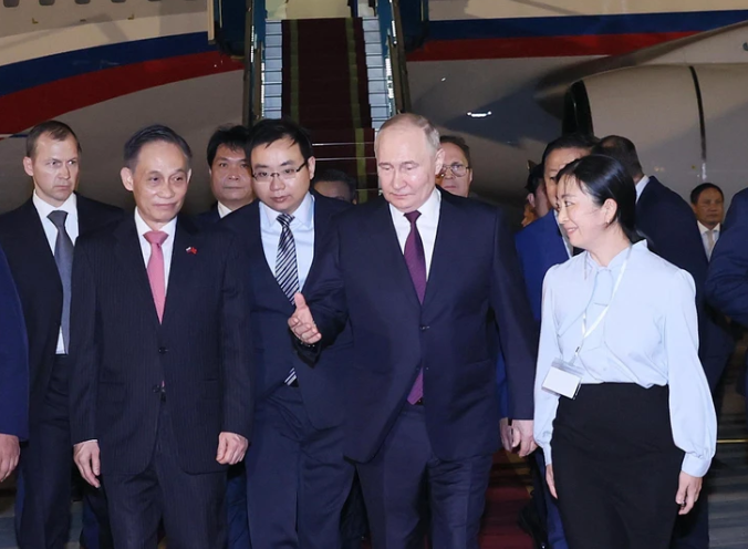 Tổng thống Nga Vladimir Putin đến Hà Nội, bắt đầu thăm cấp Nhà nước tới Việt Nam - Ảnh 5.