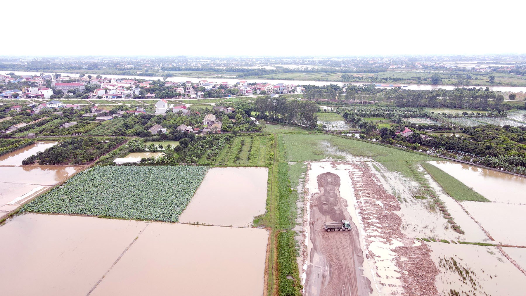 Toàn cảnh vị trí quy hoạch cầu vượt sông Luộc trên đường Tân Phúc - Võng Phan, Hưng Yên
