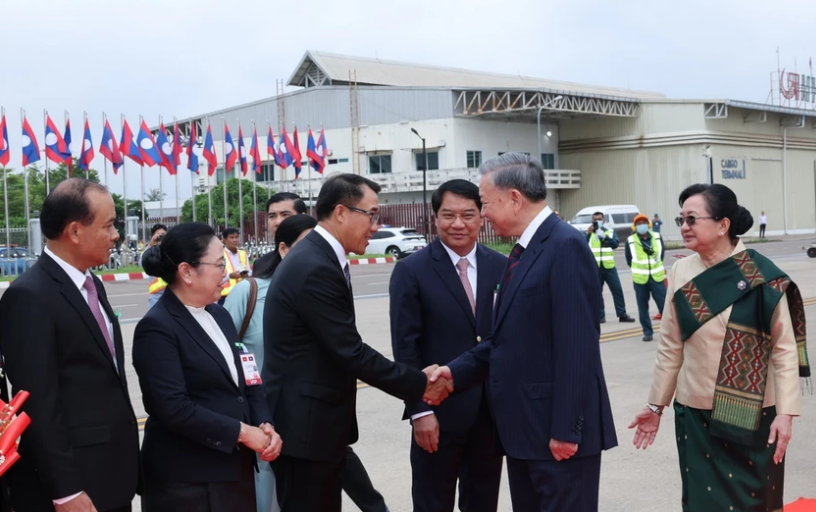 Chủ tịch nước Tô Lâm đến Vientine, bắt đầu chuyến thăm cấp Nhà nước tới Lào - Ảnh 2.