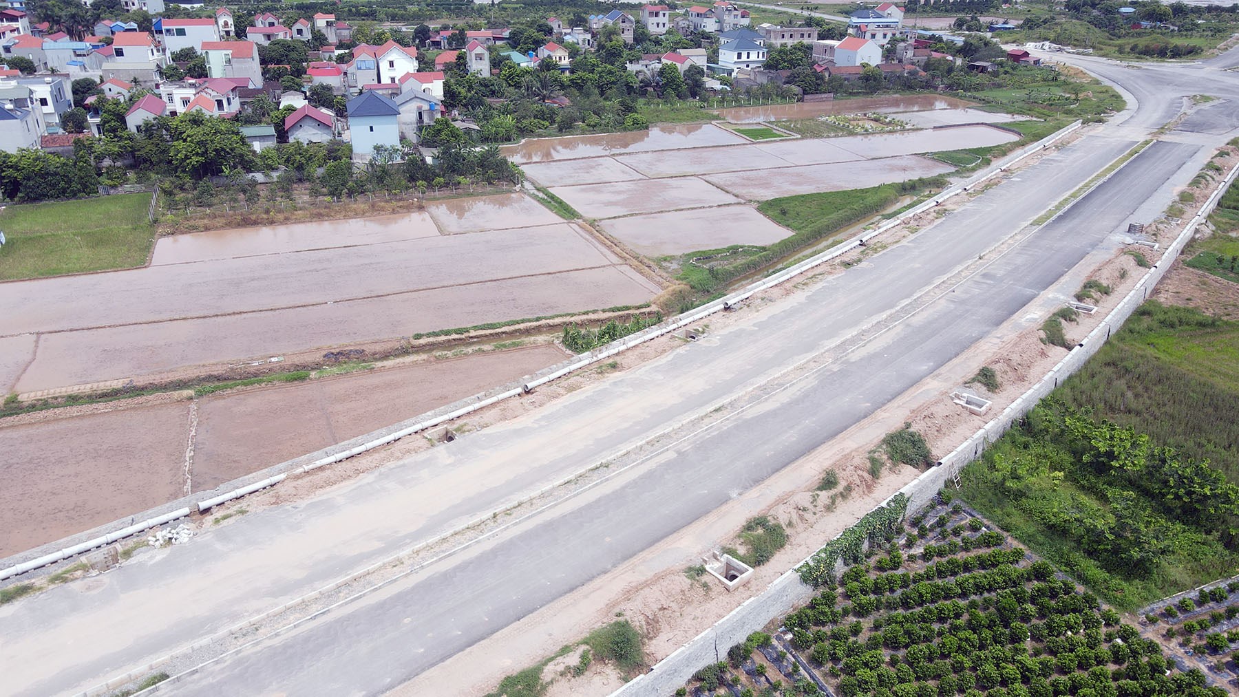 Toàn cảnh tuyến đường nối QL5 - ĐT 376 đang xây dựng ở Yên Mỹ, Hưng Yên