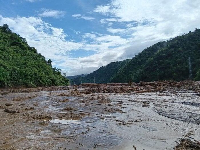 Mưa lũ gây thiệt hại nặng về người và tài sản ở Điện Biên.