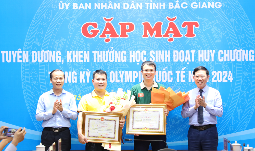 Bắc Giang: Gặp mặt, tuyên dương 2 nhà giáo tiêu biểu xuất sắc và 3 học sinh đoạt HCV Olympic quốc tế