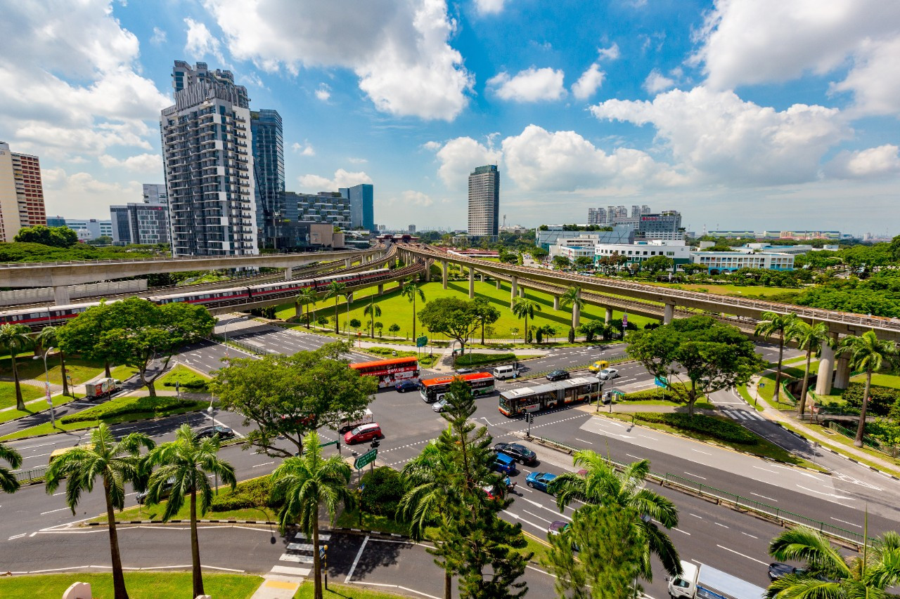 Singapore th&amp;uacute;c đẩy ph&amp;aacute;t triển hệ thống giao th&amp;ocirc;ng bền vững. Ảnh: Getty image