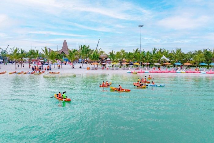 Vịnh biển Bốn mùa Paradise Bay góp phần kiến tạo nên “thành phố của những kỳ quan biển”